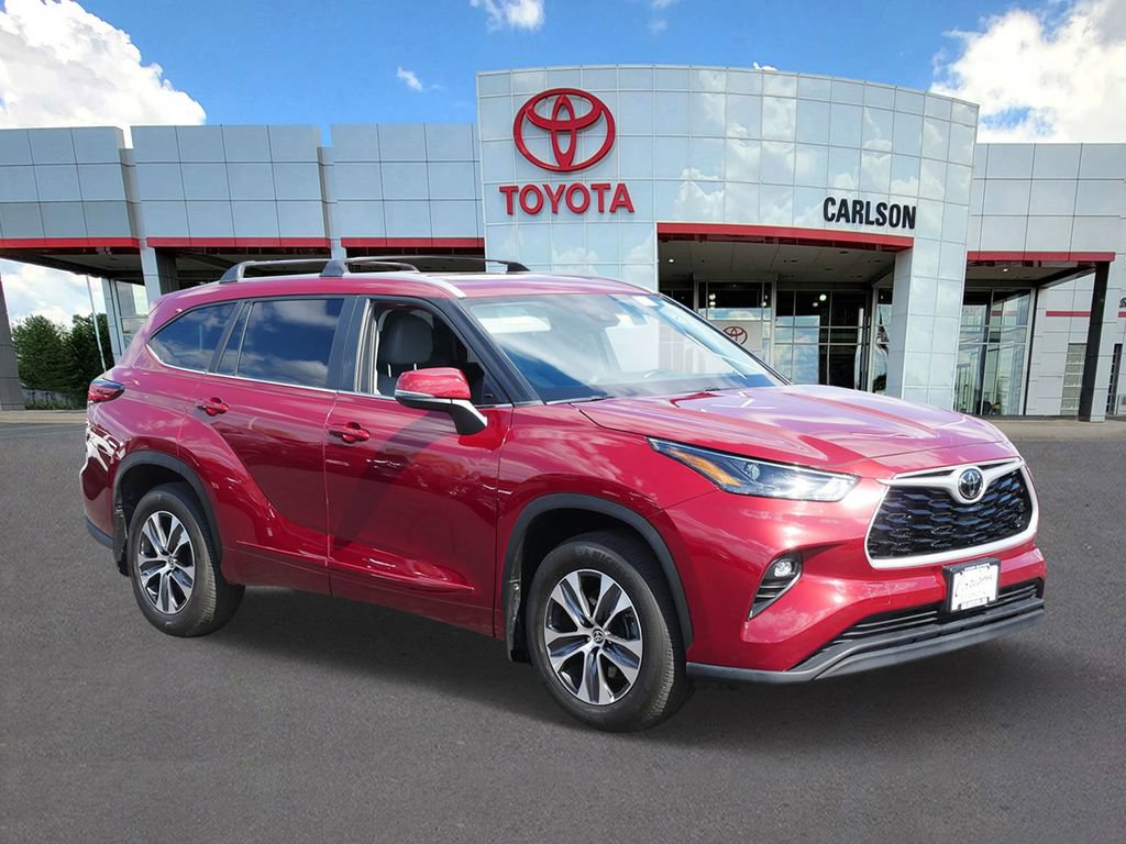 Used 2023 Toyota Highlander XLE AWD/4WD video 2