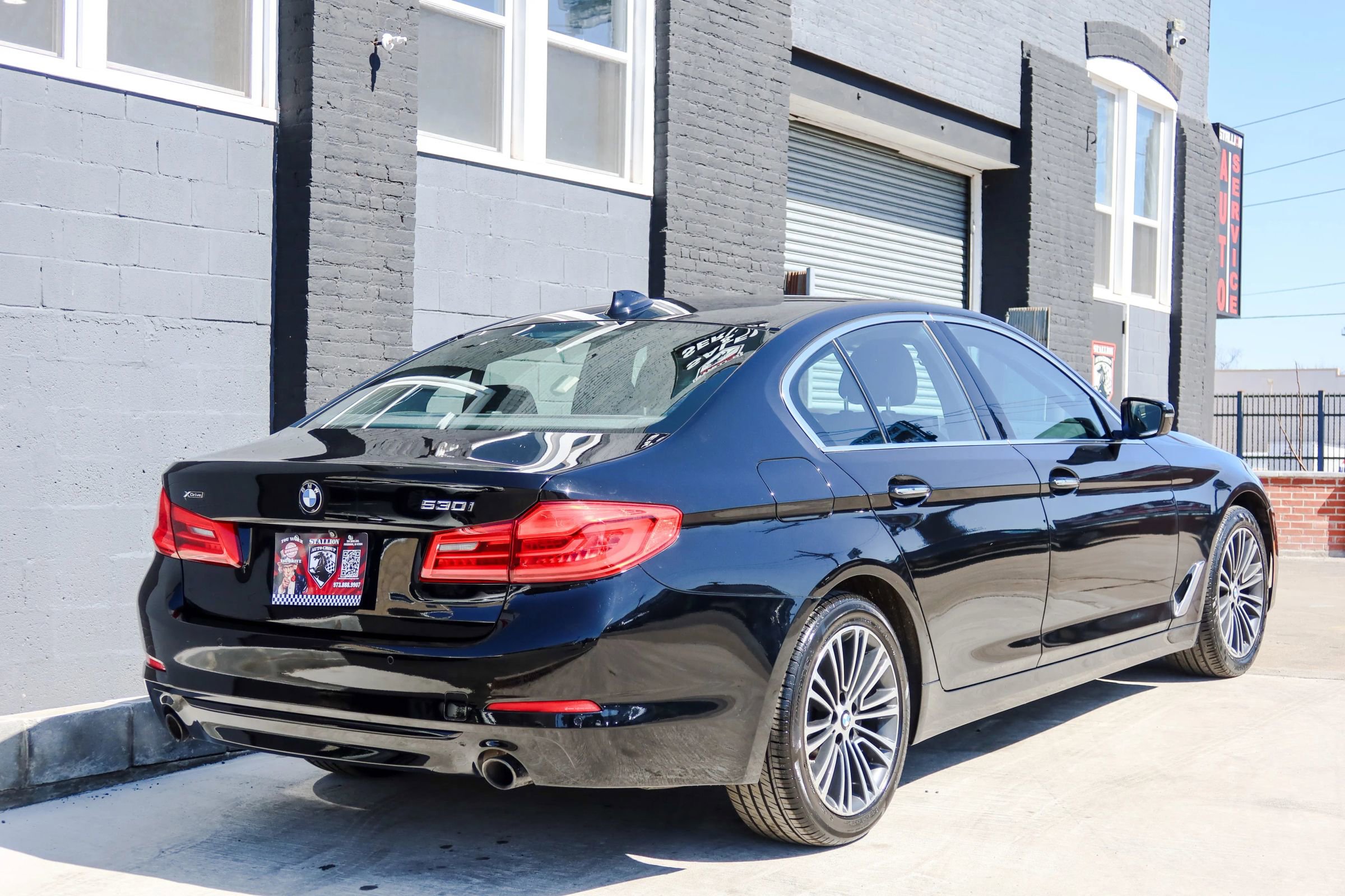Used 2018 BMW 530i xDrive AWD/4WD image 4