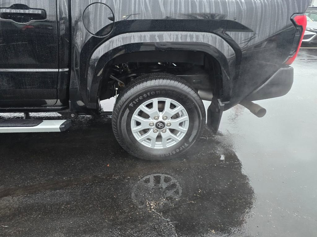 Used 2024 Toyota Tacoma SR5 AWD/4WD image 4