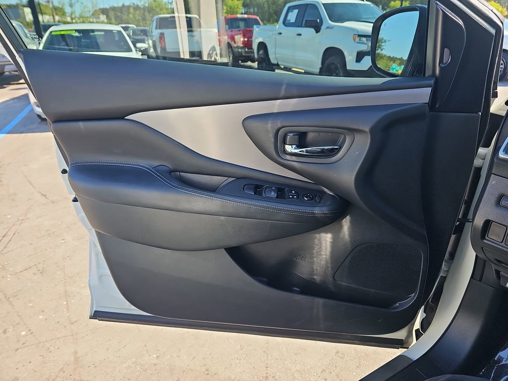 Used 2023 Nissan Murano SV w/ SV Midnight Edition Package image 29