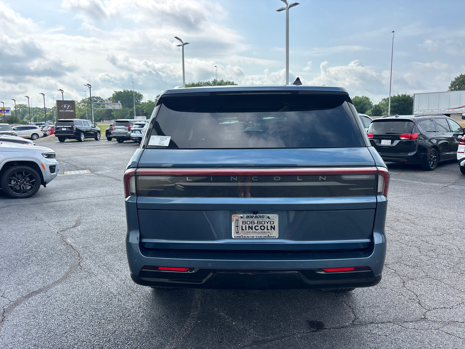 New 2027 Lincoln Navigator Reserve AWD/4WD image 6
