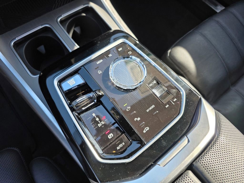 Certified 2023 BMW 760i xDrive w/ Executive Package AWD/4WD image 24