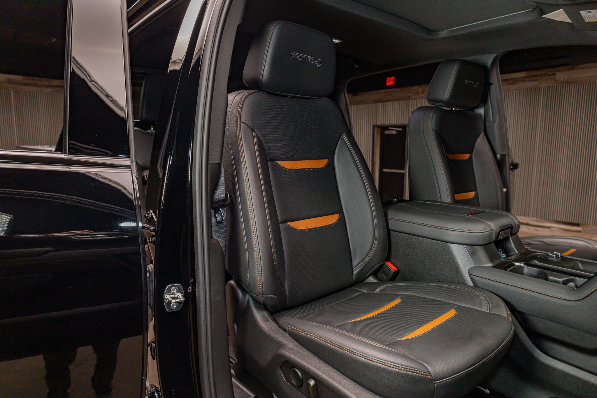 Used 2025 GMC Sierra 2500 AT4 w/ AT4 Premium Plus Package image 26