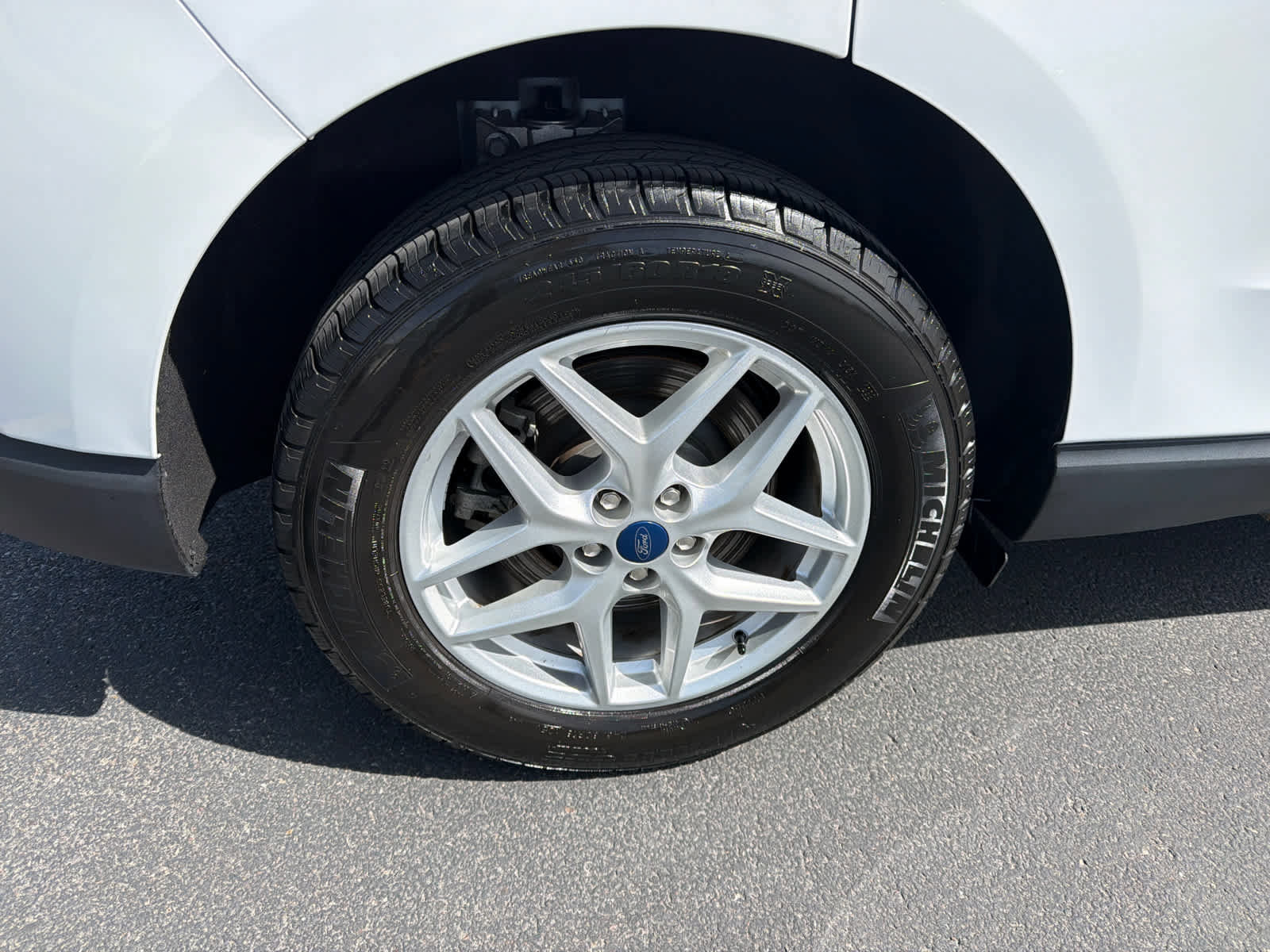 Used 2022 Ford Edge SEL w/ Convenience Package image 9