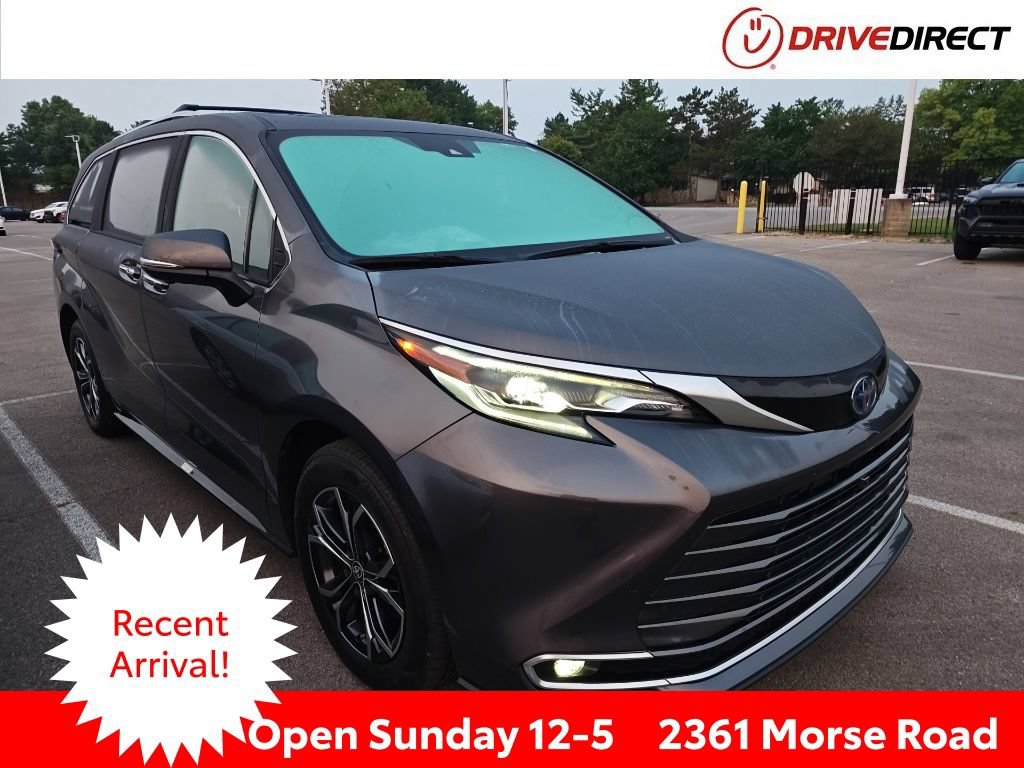 Used 2025 Toyota Sienna Platinum