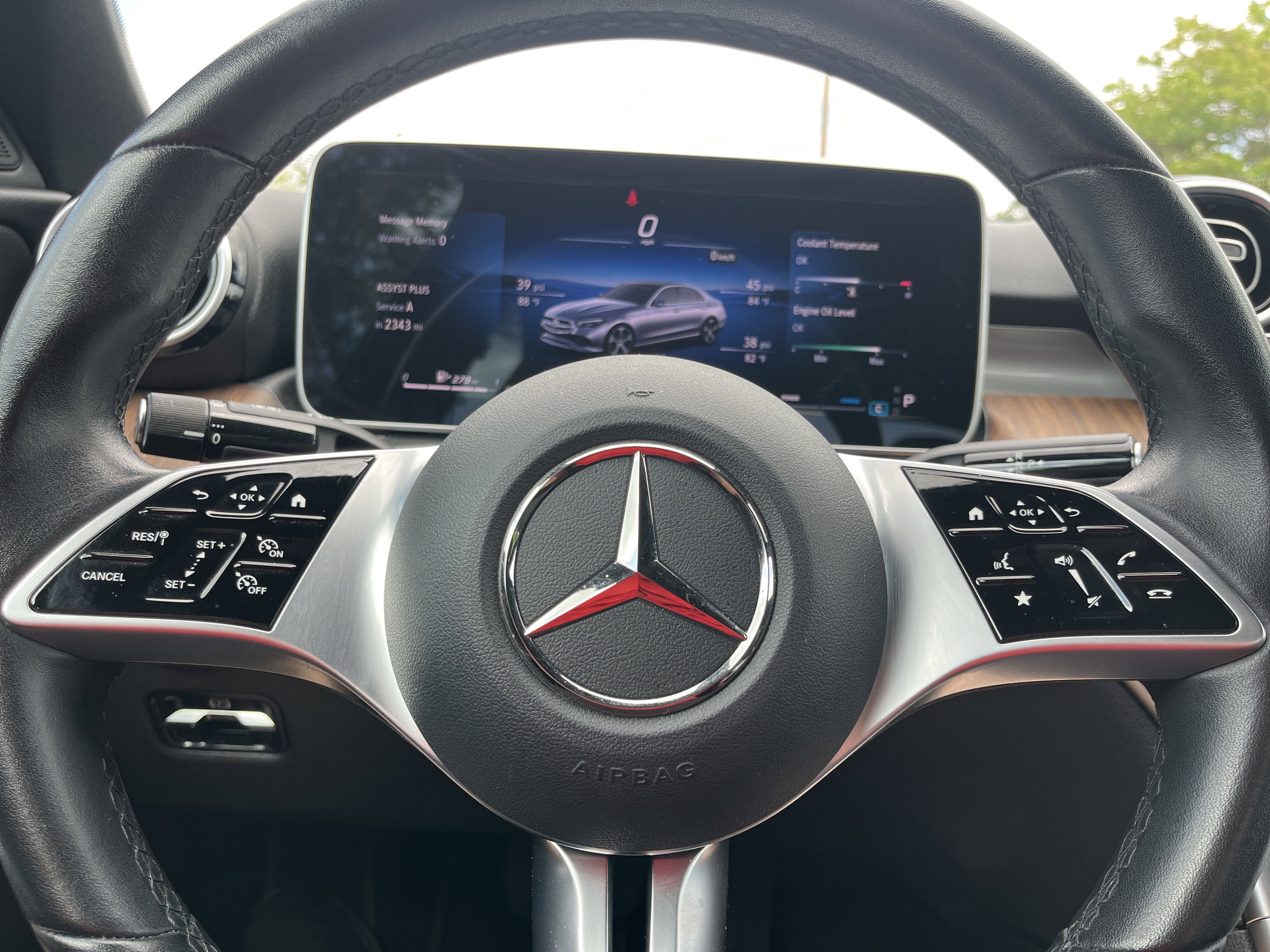 Used 2025 Mercedes-Benz C 300 4MATIC Sedan image 9