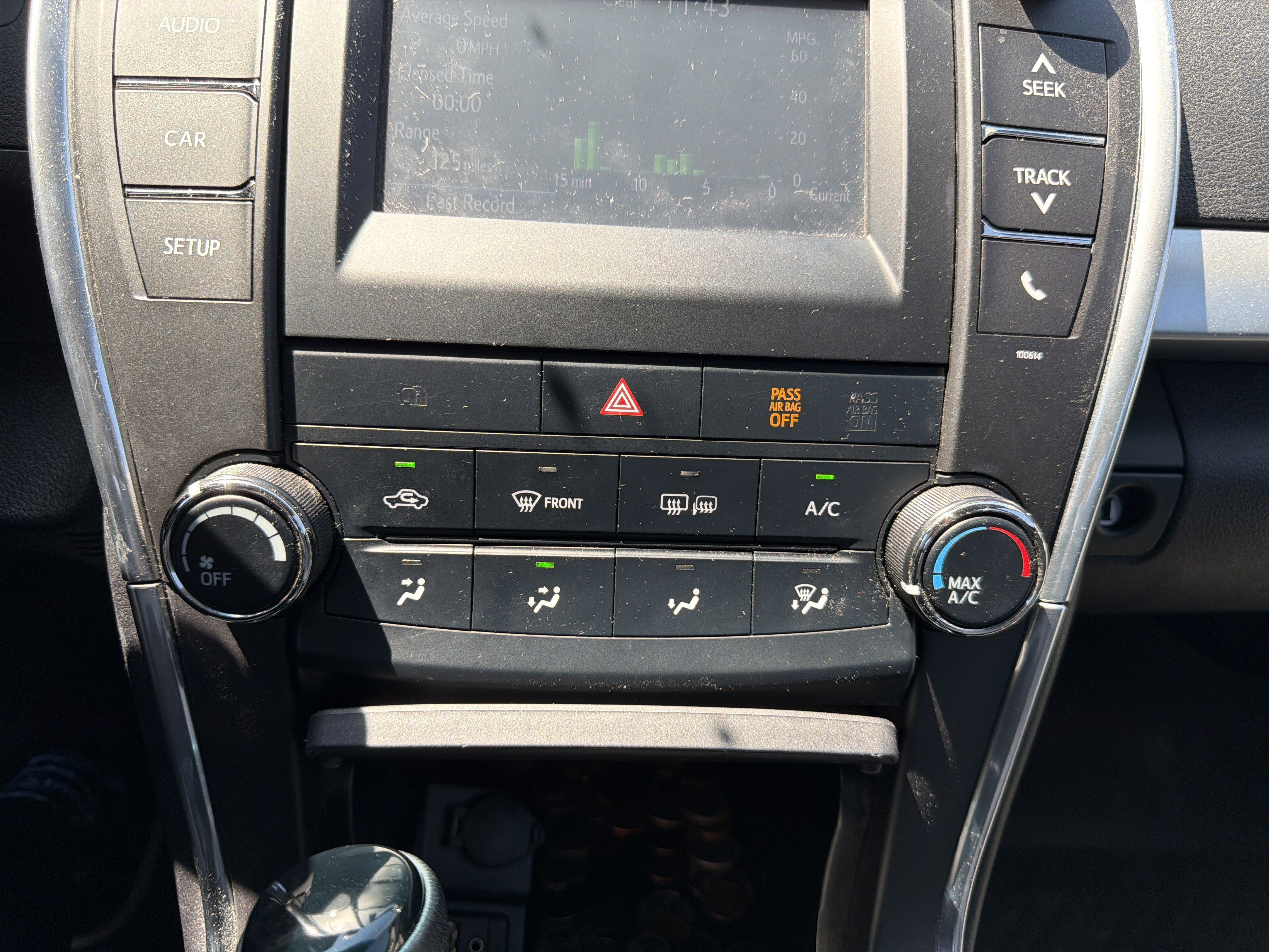 Used 2017 Toyota Camry SE w/ Moonroof Package FWD image 29
