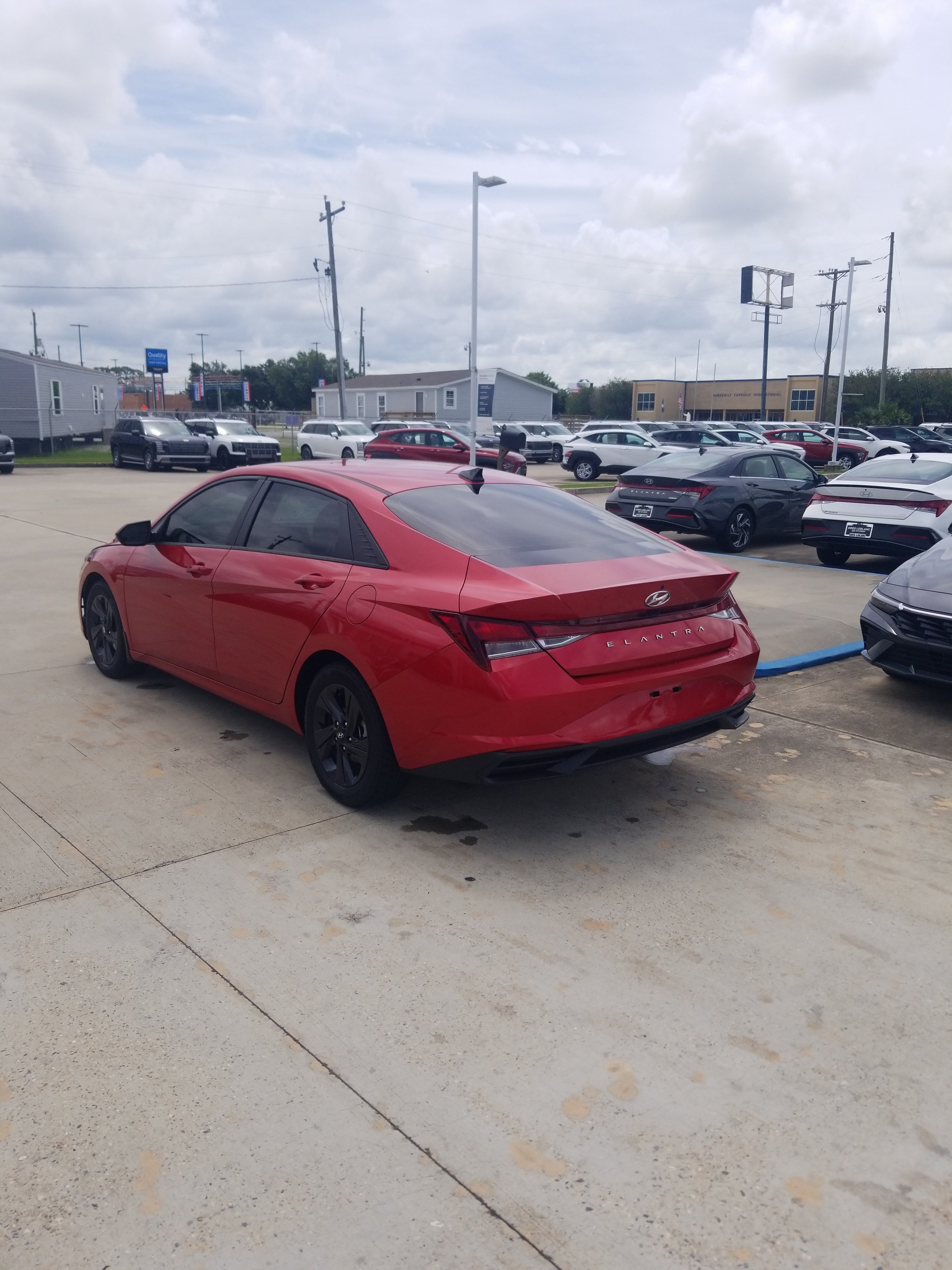 Used 2023 Hyundai Elantra SEL FWD image 5