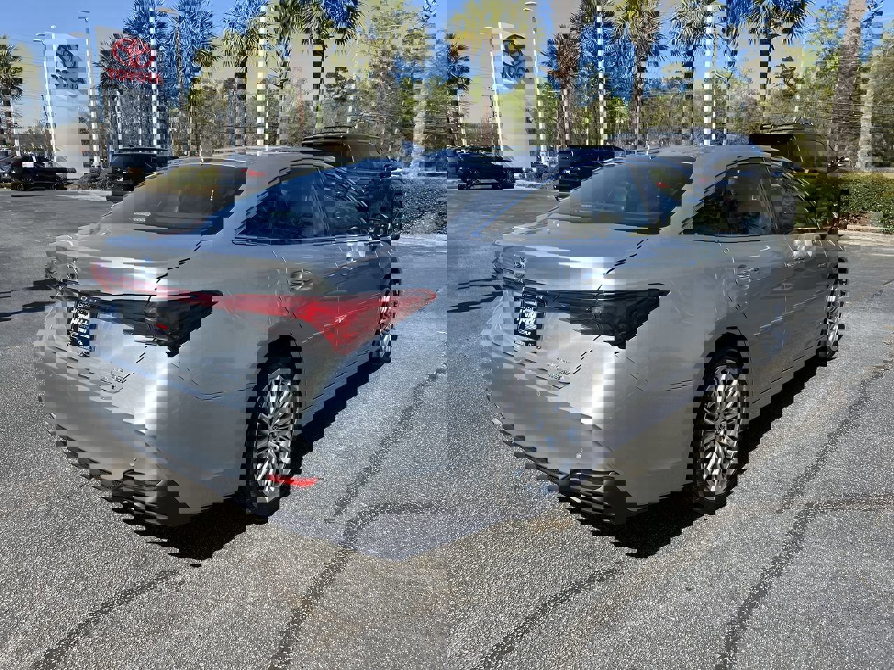 Used 2021 Toyota Avalon Limited w/ Advanced Safety Package image 10