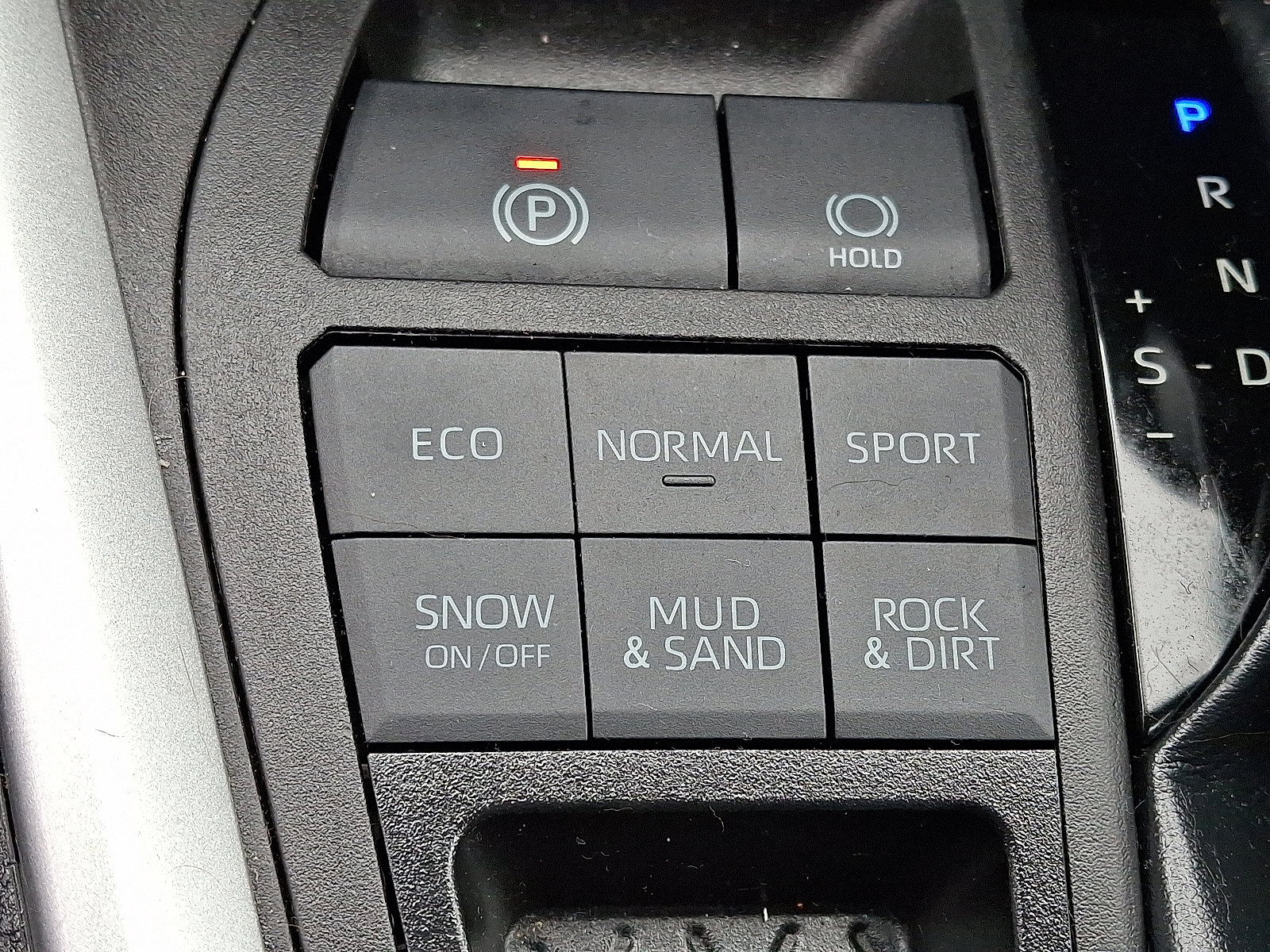 Used 2022 Toyota RAV4 LE image 22