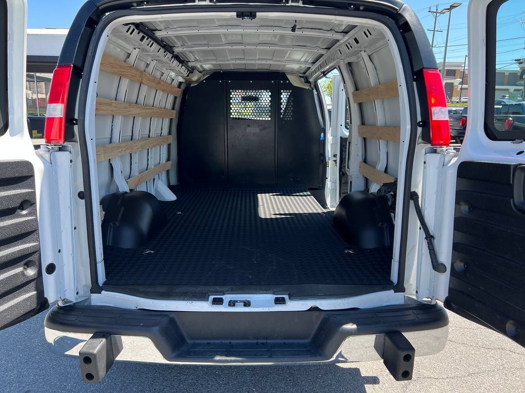 Used 2025 GMC Savana 2500 w/ Driver Convenience Package RWD image 16