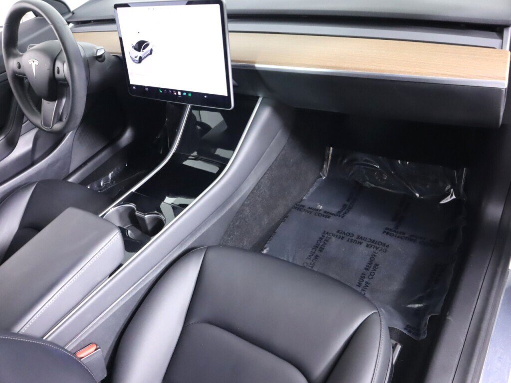 Used 2020 Tesla Model 3 Standard Range Plus RWD image 39