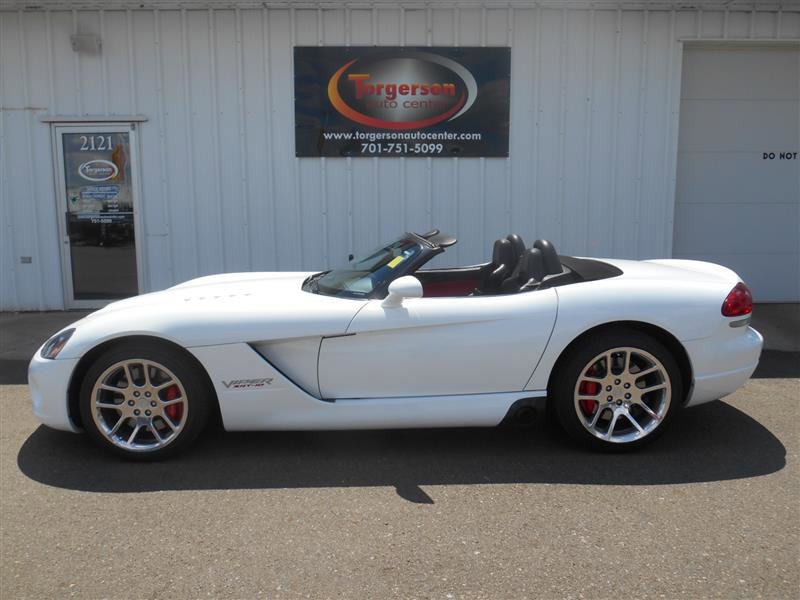 Used 2004 Dodge Viper SRT-10 image 3