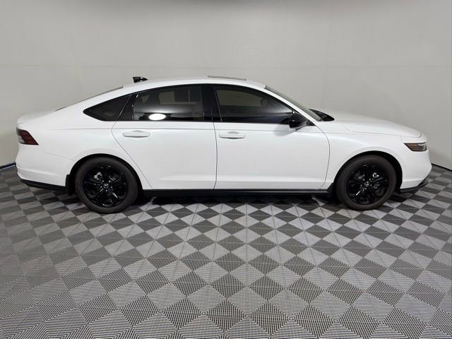 Used 2025 Honda Accord SE image 7