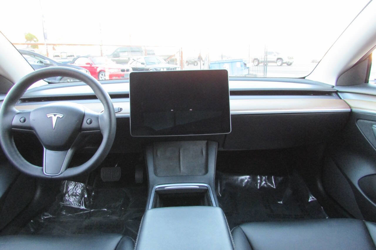 Used 2021 Tesla Model 3 Standard Range Plus image 31