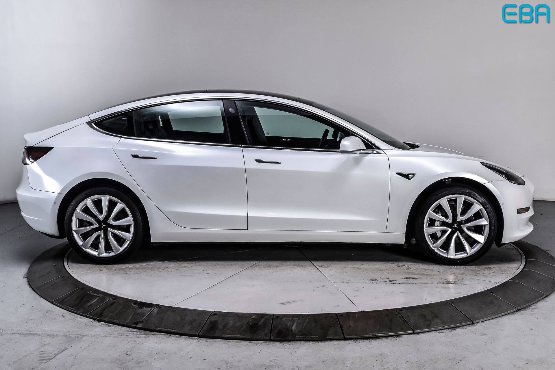 Used 2019 Tesla Model 3 Standard Range Plus image 7