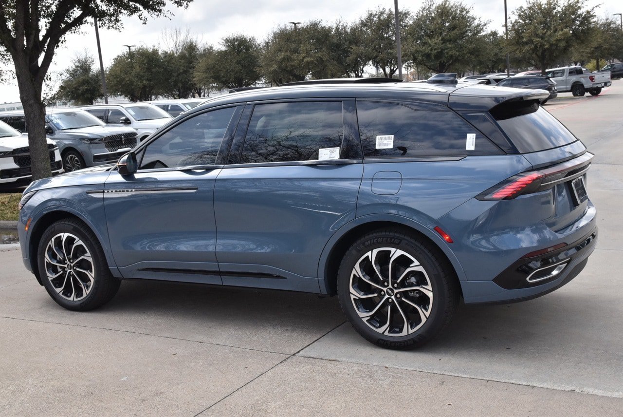 New 2026 Lincoln Nautilus Reserve AWD/4WD image 17