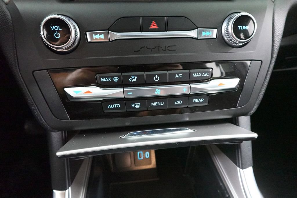 Certified 2020 Ford Explorer XLT w/ Equipment Group 202A image 19