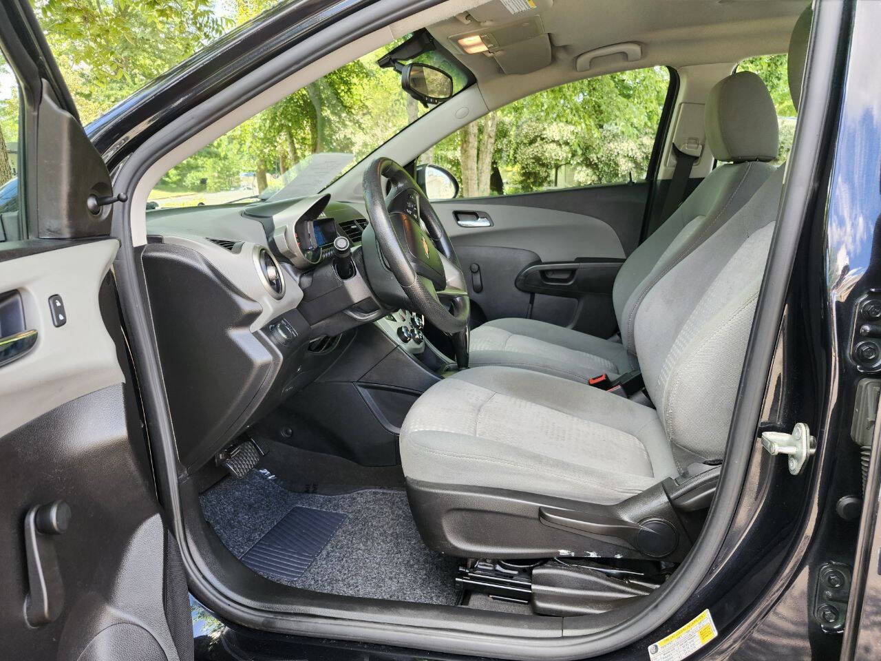 Used 2014 Chevrolet Sonic LS FWD image 4