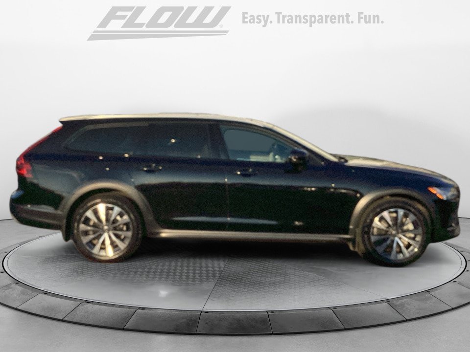Certified 2023 Volvo V90 B6 Cross Country Plus AWD/4WD image 10