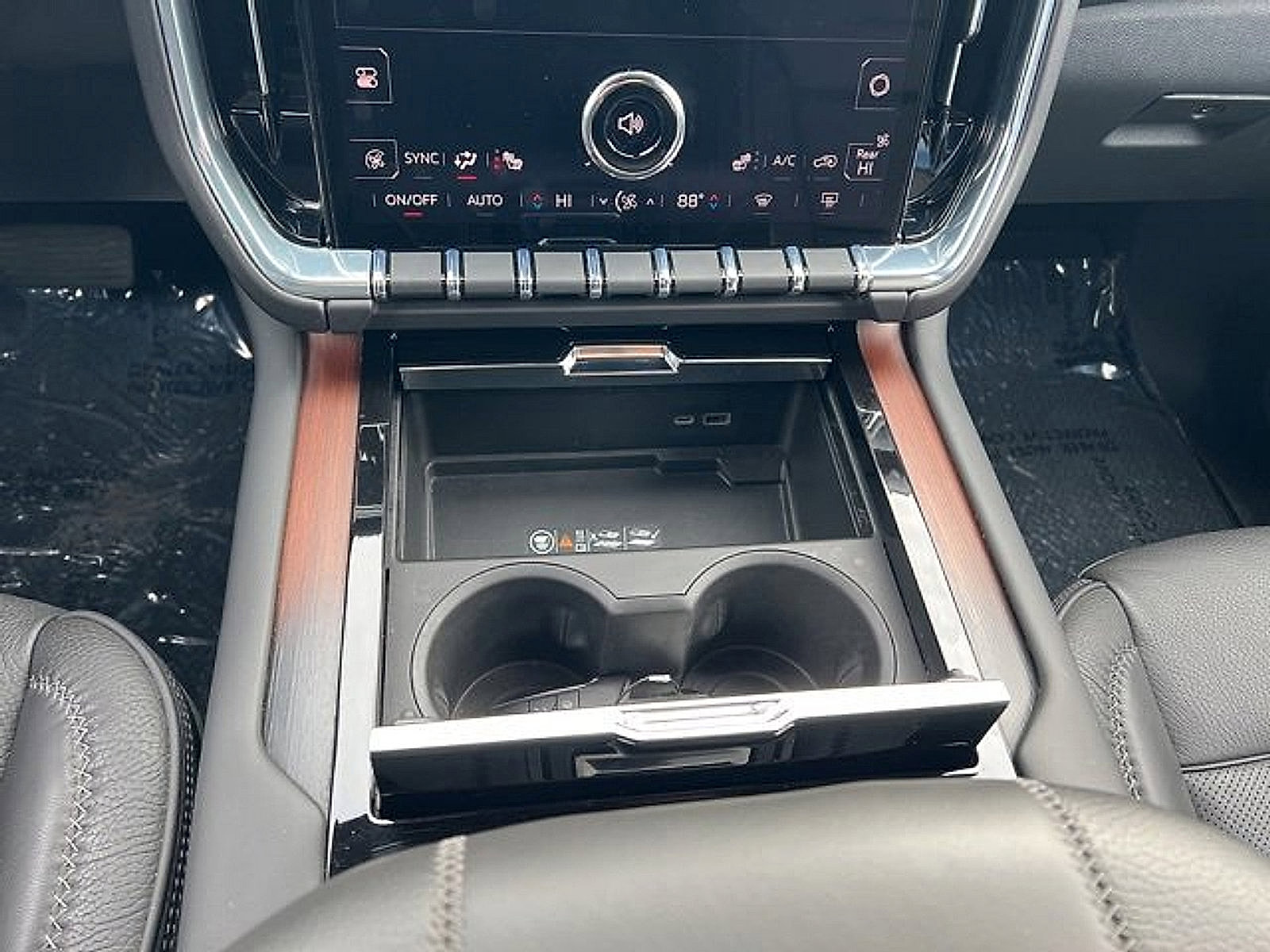 Certified 2025 GMC Yukon Denali image 22