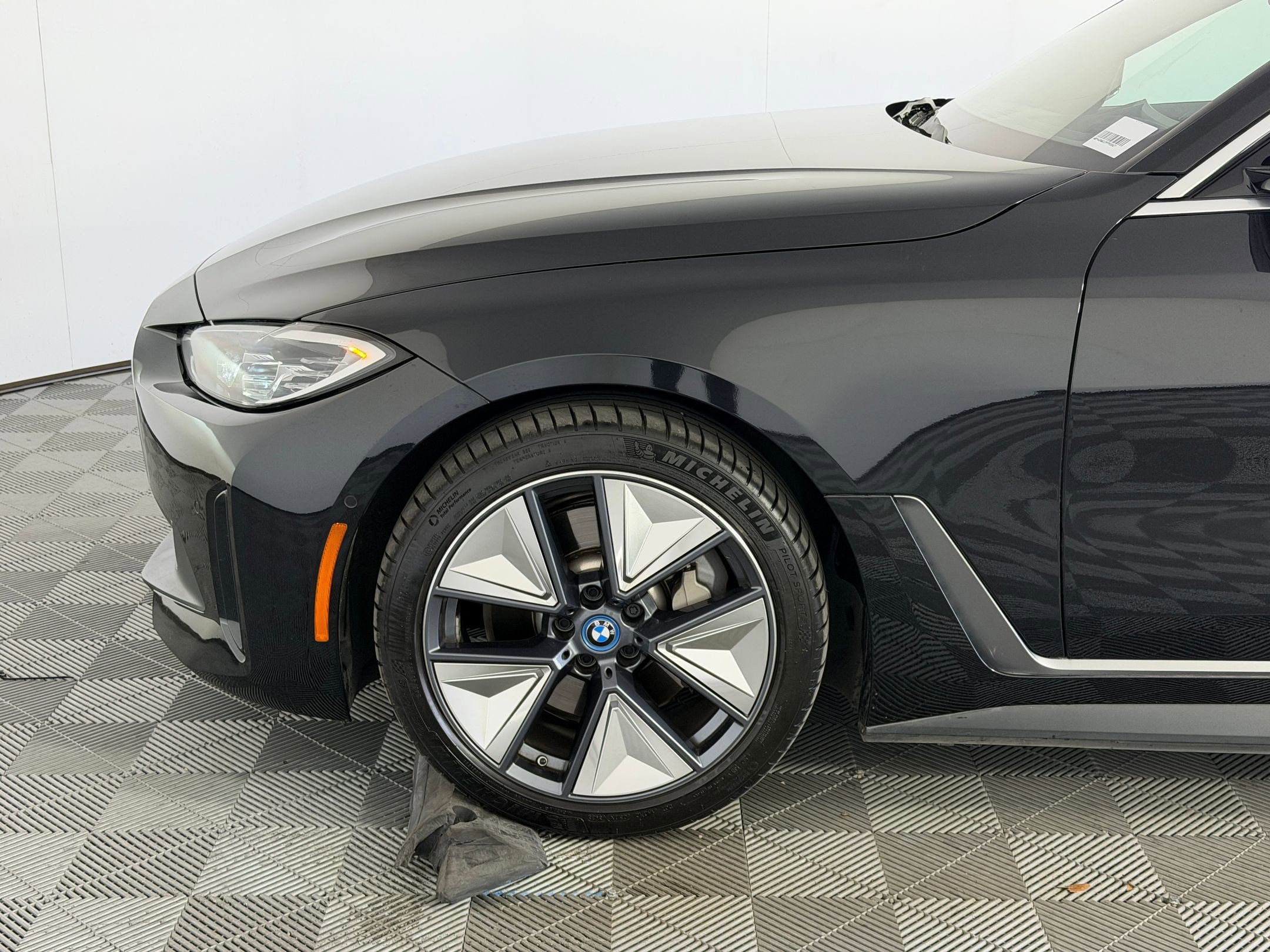 Used 2023 BMW i4 eDrive35 w/ Premium Package image 11