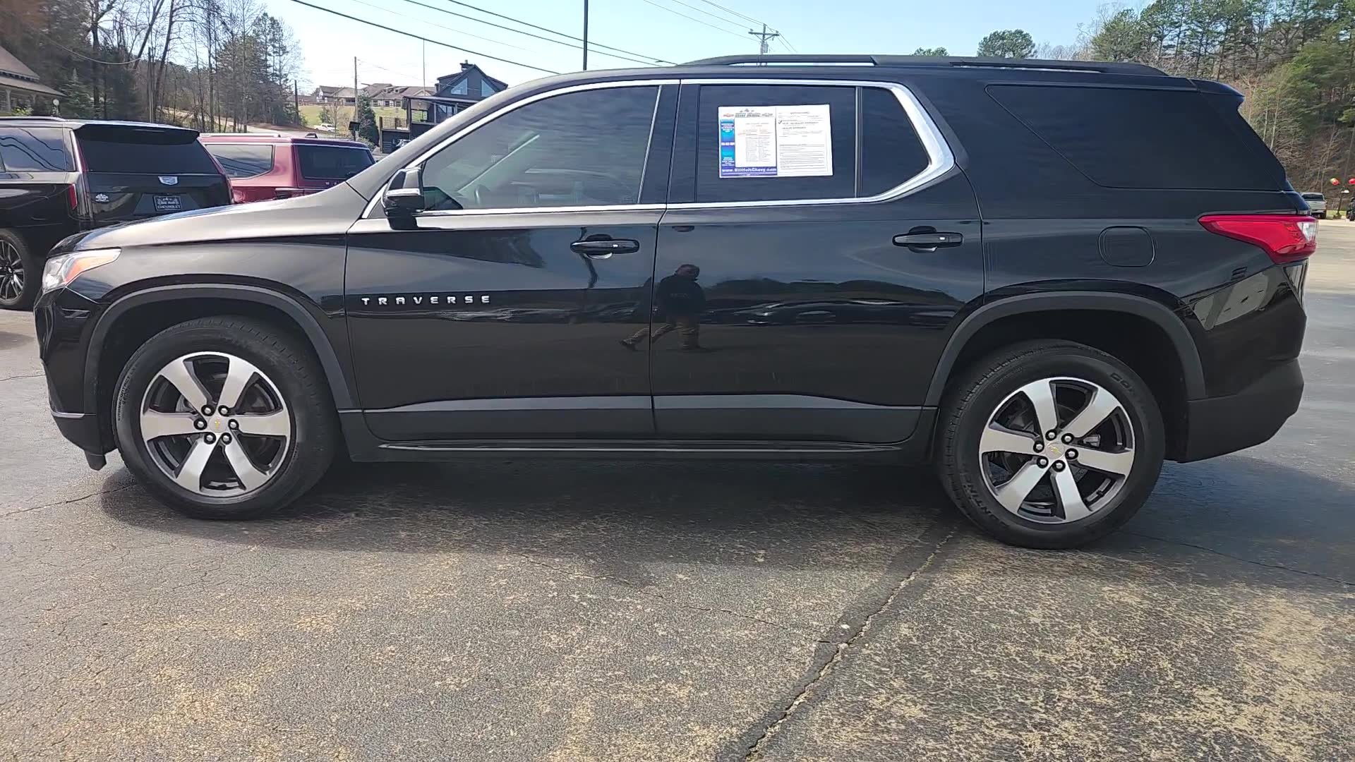 Used 2020 Chevrolet Traverse LT w/ LT Premium Package image 16