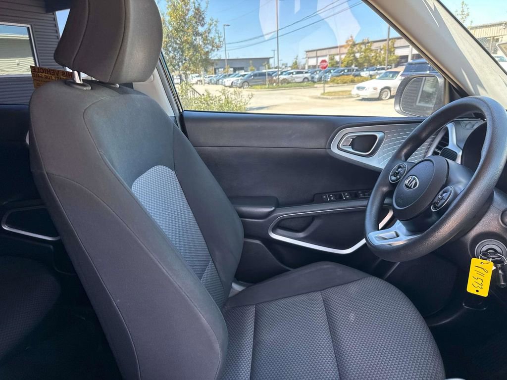 Used 2021 Kia Soul LX image 11