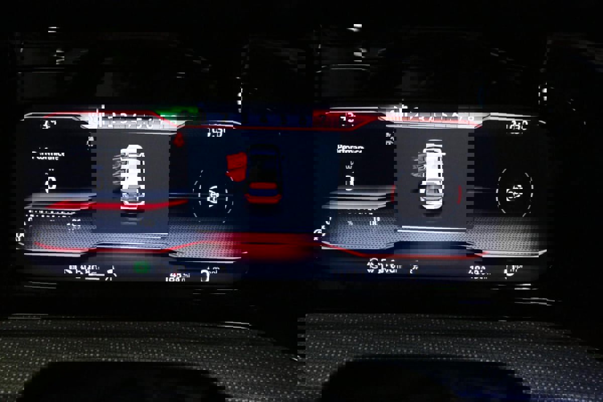 Used 2024 Volkswagen Golf R image 17