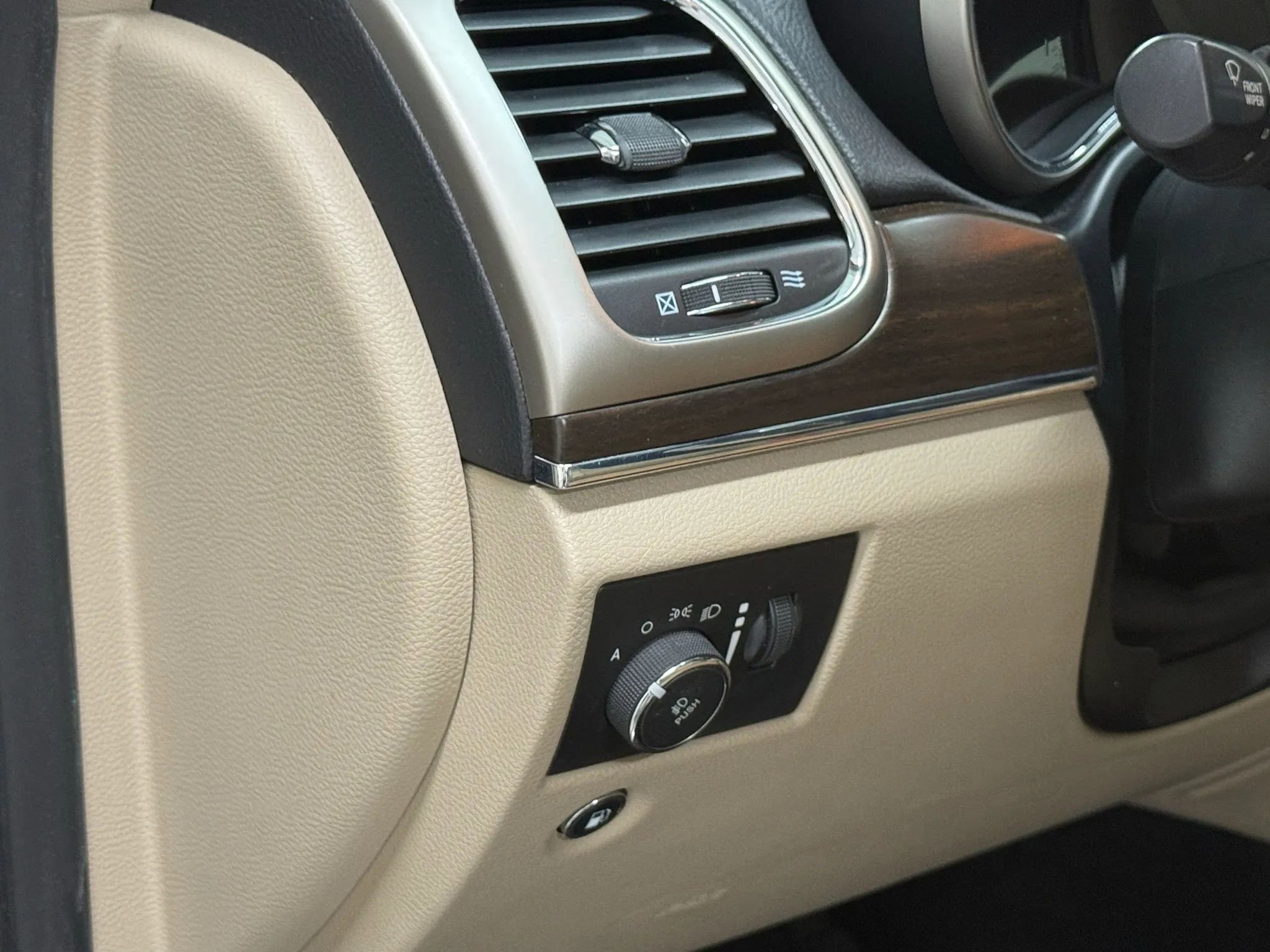 Used 2017 Jeep Grand Cherokee Limited RWD image 34