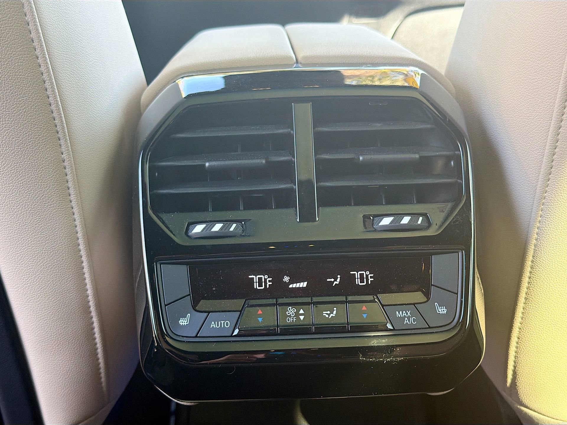 Certified 2025 BMW iX xDrive50 w/ Premium Package image 22