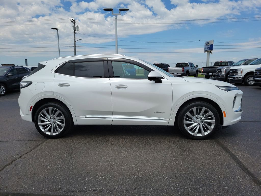 Used 2025 Buick Envision Avenir AWD/4WD image 3