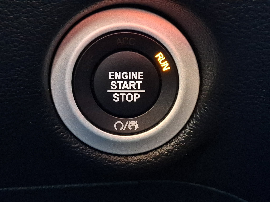 Certified 2026 Chrysler Pacifica Select FWD image 29