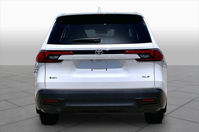 Certified 2024 Toyota Grand Highlander XLE FWD image 5