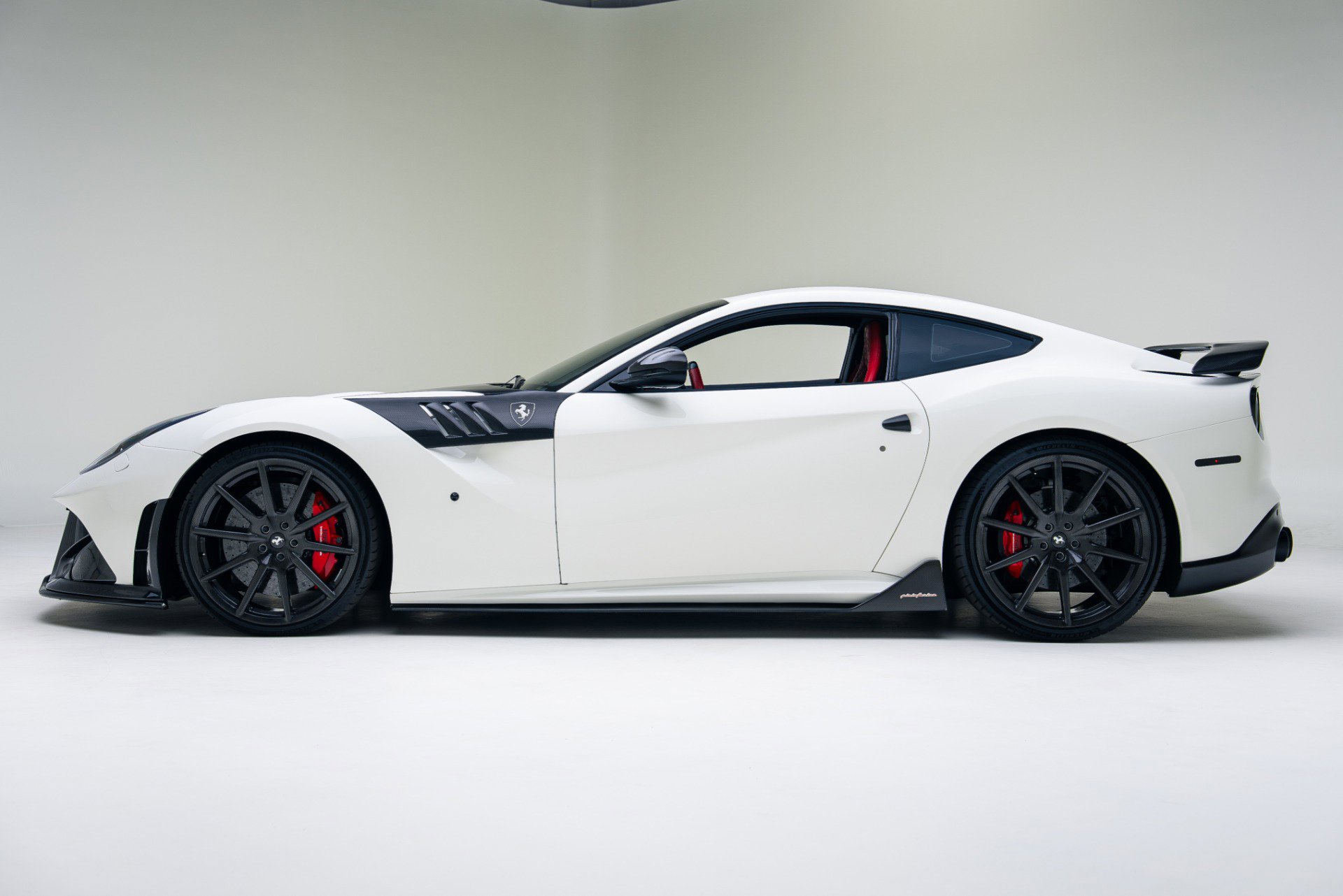 Used 2016 Ferrari F12 Berlinetta image 14