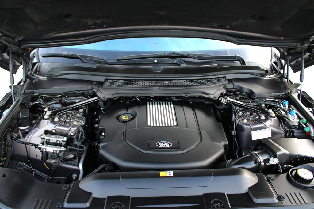 Used 2016 Land Rover Range Rover HSE image 48