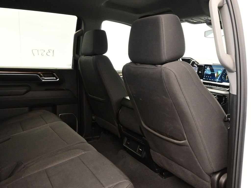 Used 2024 Chevrolet Silverado 2500 LT image 16