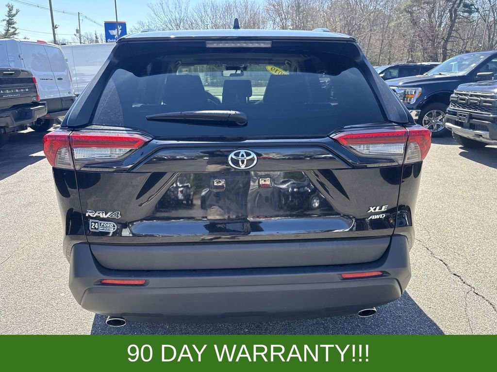 Used 2019 Toyota RAV4 XLE w/ Convenience Package AWD/4WD image 4