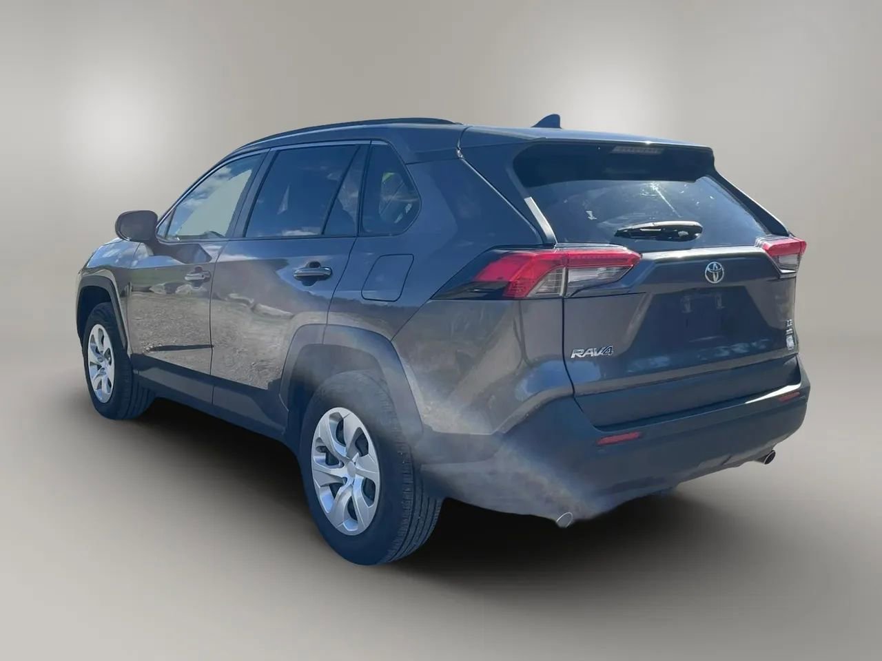 Used 2019 Toyota RAV4 LE AWD/4WD image 16
