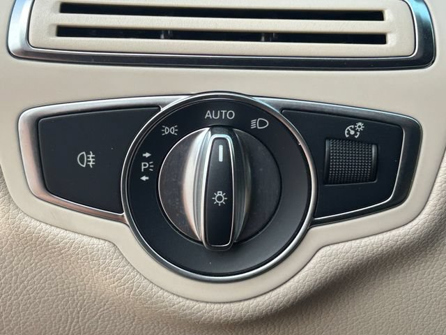 Used 2018 Mercedes-Benz C 300 4MATIC Sedan image 23