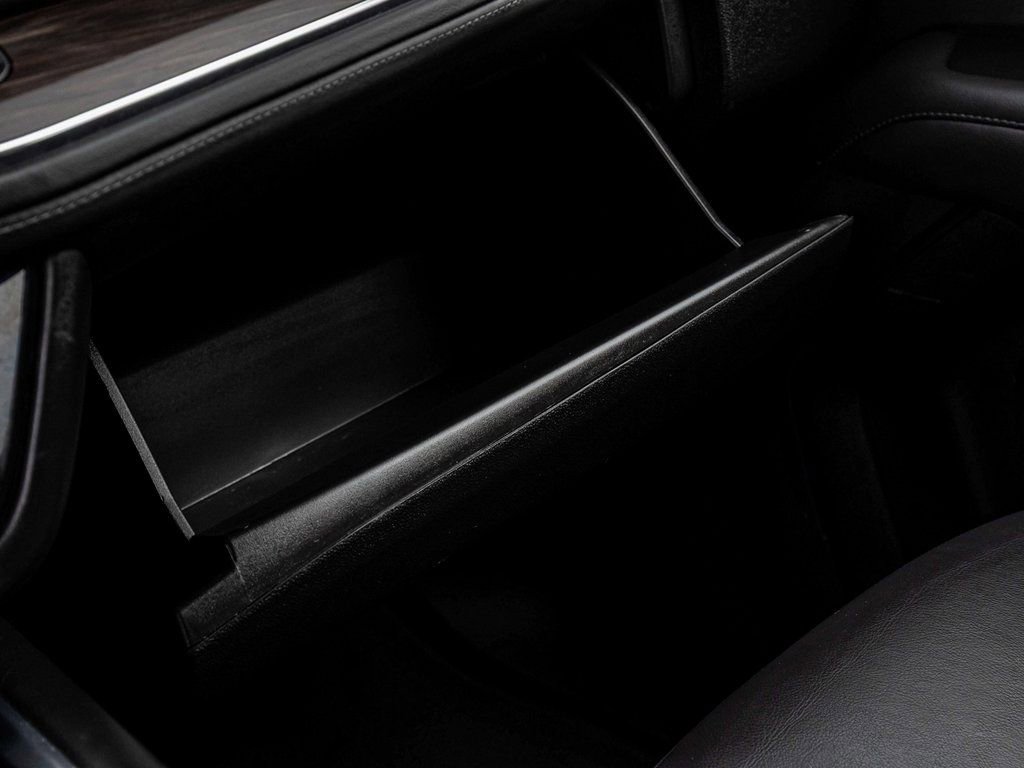 Used 2025 Chevrolet Suburban Z71 image 19