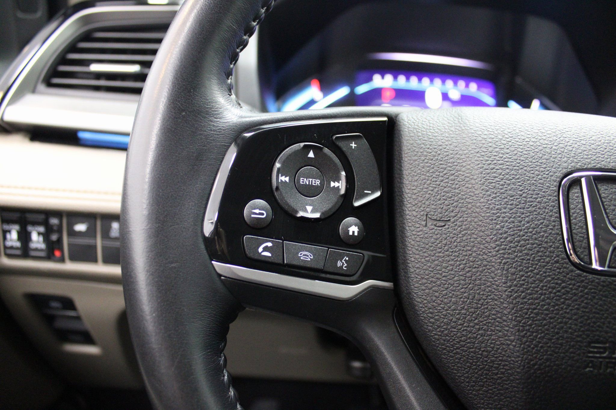 Used 2022 Honda Odyssey Touring image 39