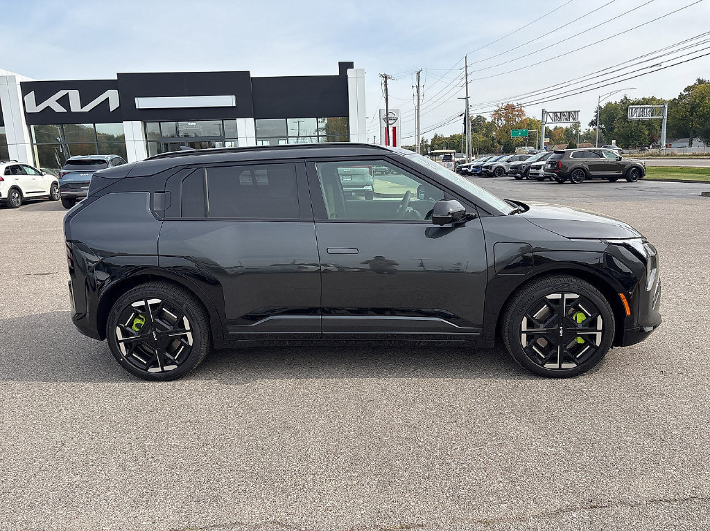 New 2027 Kia EV3 GT AWD/4WD image 2