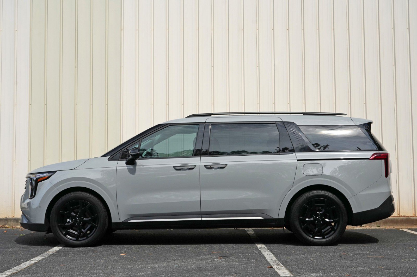 Used 2025 Kia Carnival SX Prestige FWD image 9