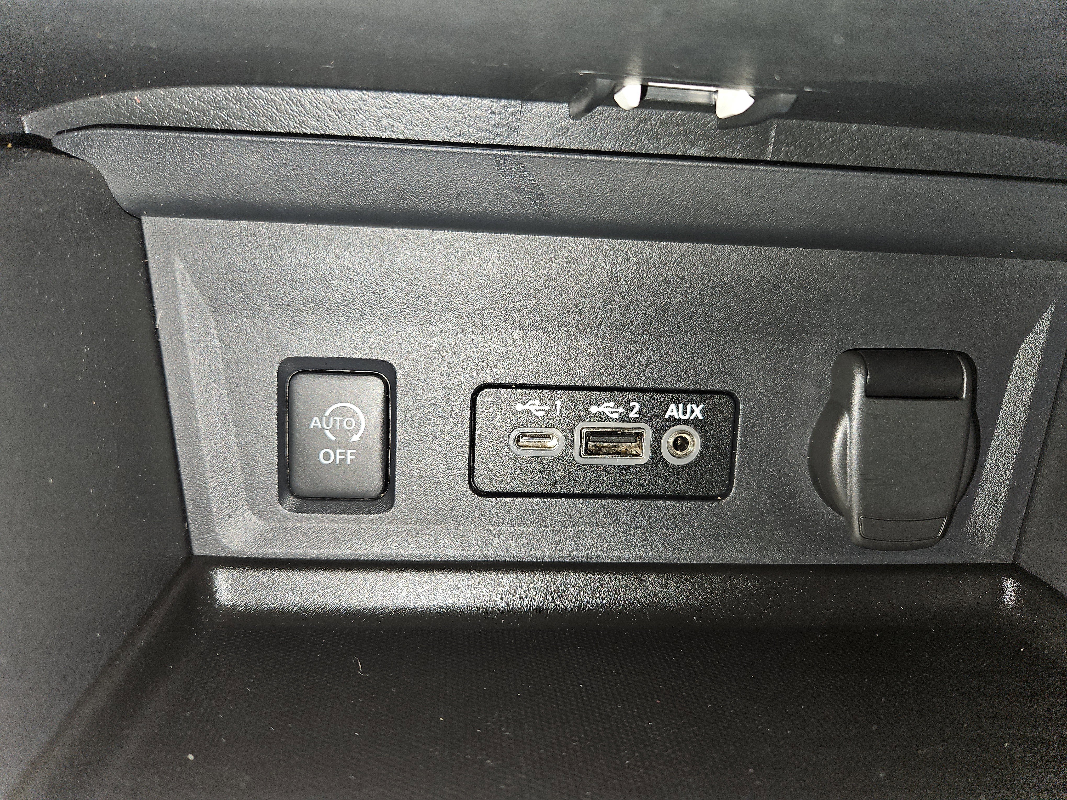 Used 2024 Nissan Sentra SV image 19