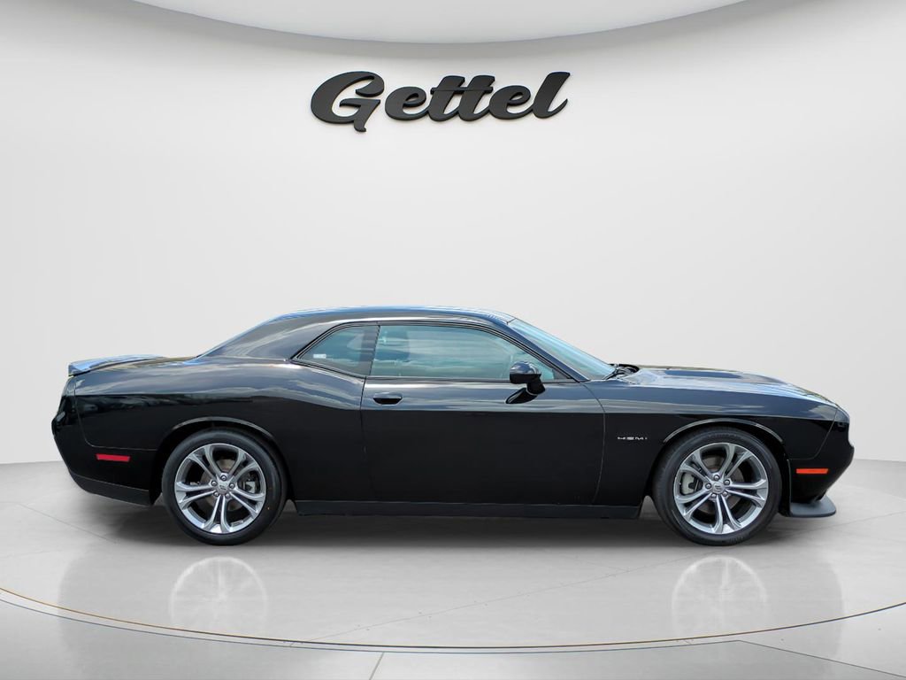 Used 2022 Dodge Challenger R/T RWD image 4