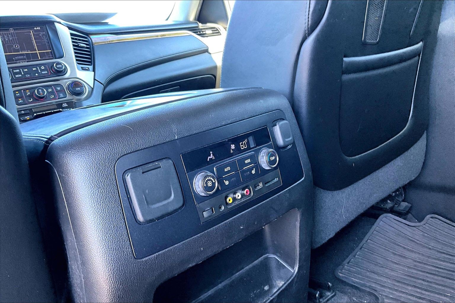 Used 2016 GMC Yukon Denali w/ Open Road Package AWD/4WD image 24