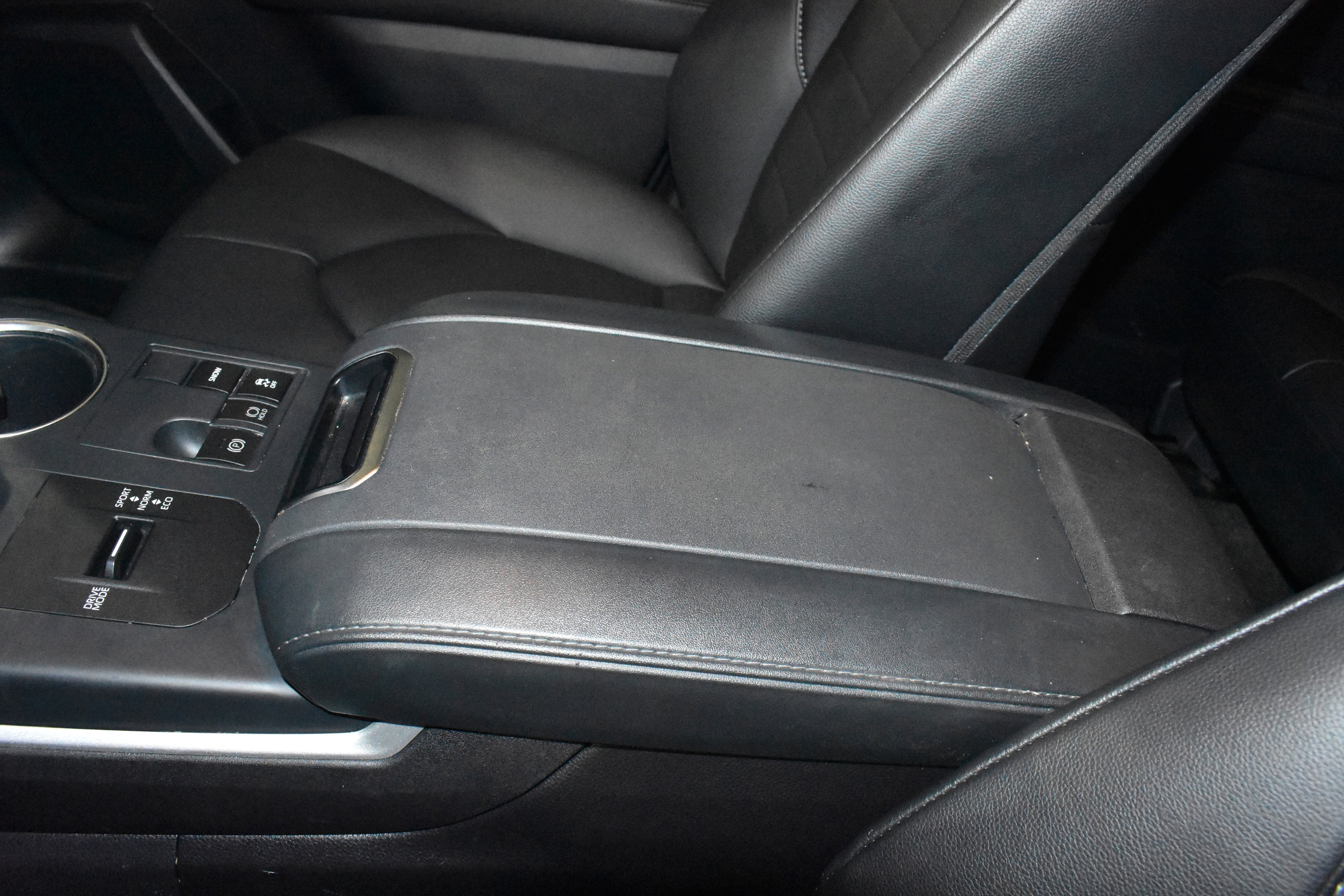 Used 2025 Toyota Highlander XLE FWD image 20