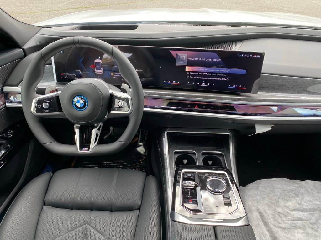 New 2026 BMW 750e xDrive w/ Premium Package image 12