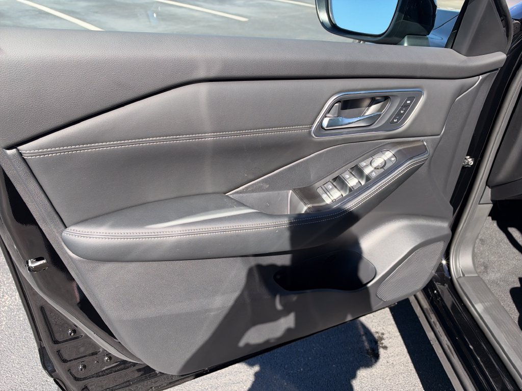 New 2026 Nissan Rogue Platinum w/ Platinum Premium Package AWD/4WD image 12
